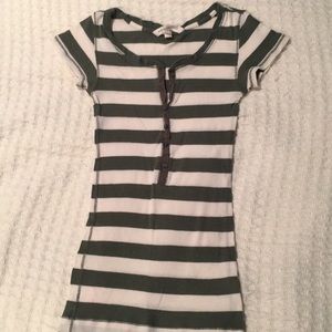 Aéropostale button front tee